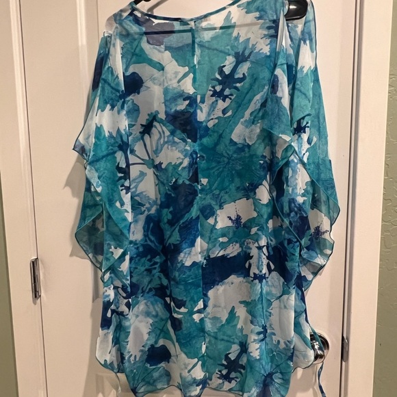 Laundry by Design Teal and Blue Floral Tunic - Picture 4 of 8